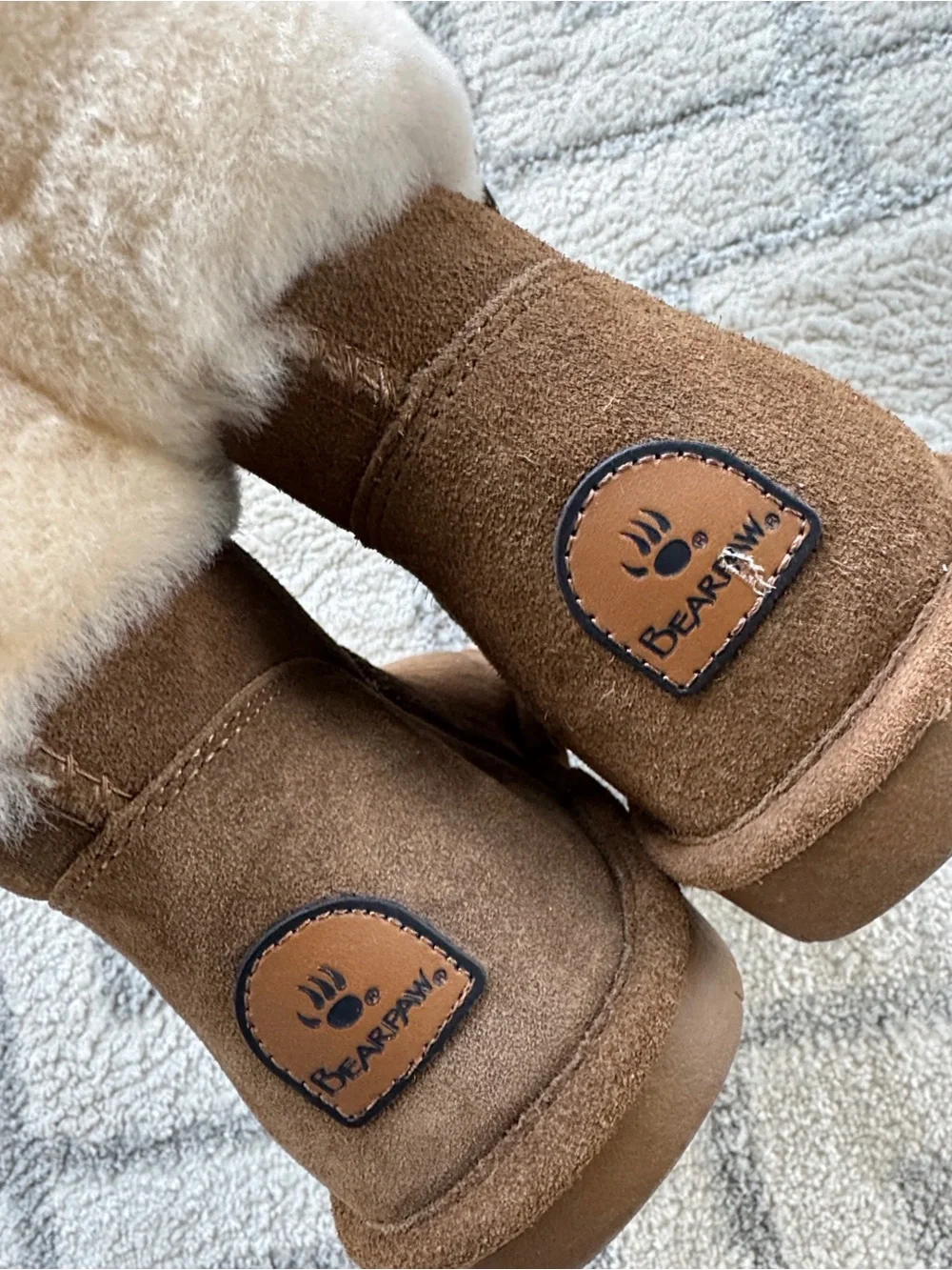 BEARPAW Abby Boots Hickory Suede Sheepskin Collar Buckle Size 11 like new